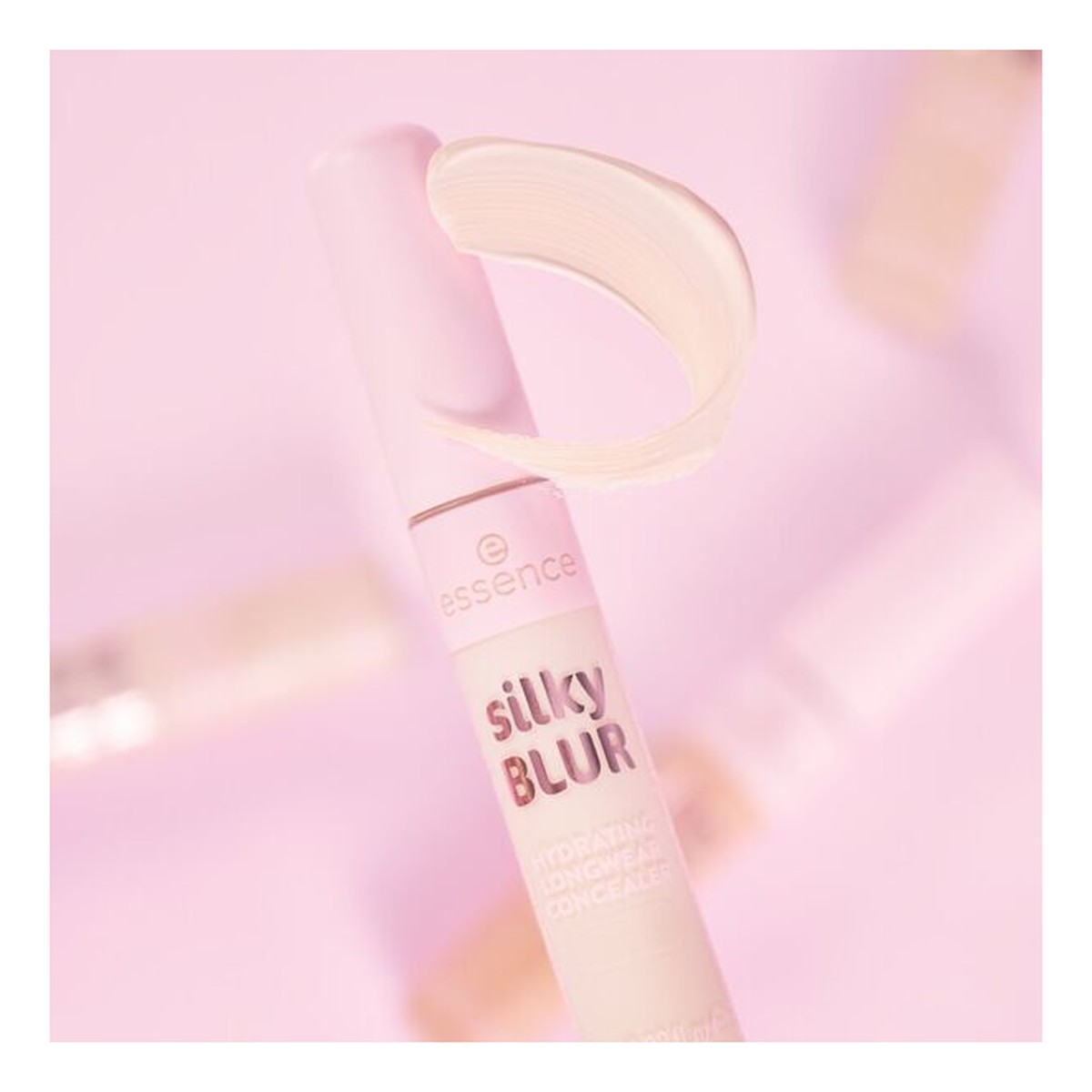 Essence Silky Blur Hydrating Longwear Concealer Korektor Do Twarzy 10ml