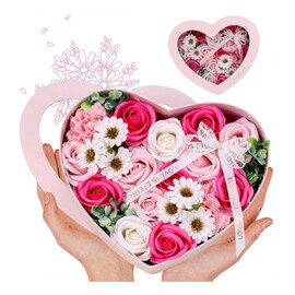 Bukiet zapachowych kwiatów mydlanych w ozdobnym pudełku