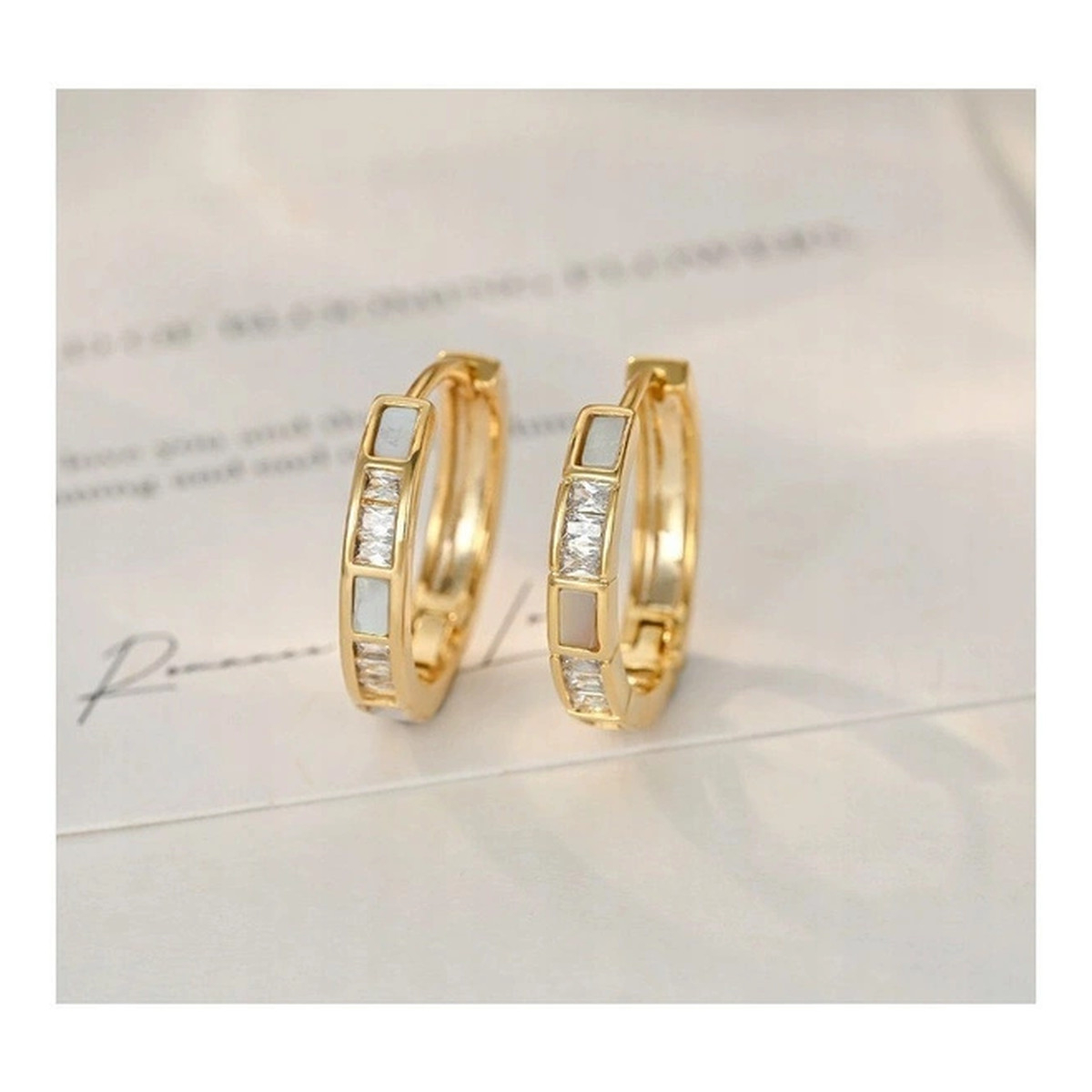 Ecarla Kolczyki ze stali szlachetnej platerowane 14k złotem, z cyrkoniami KOŁA KST3417 3g