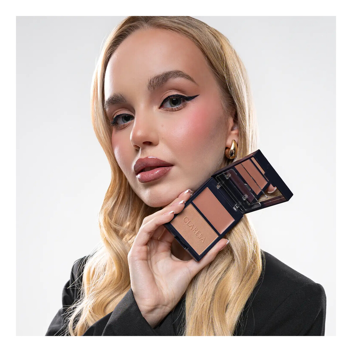 Kremowo-pudrowa paleta do konturowania