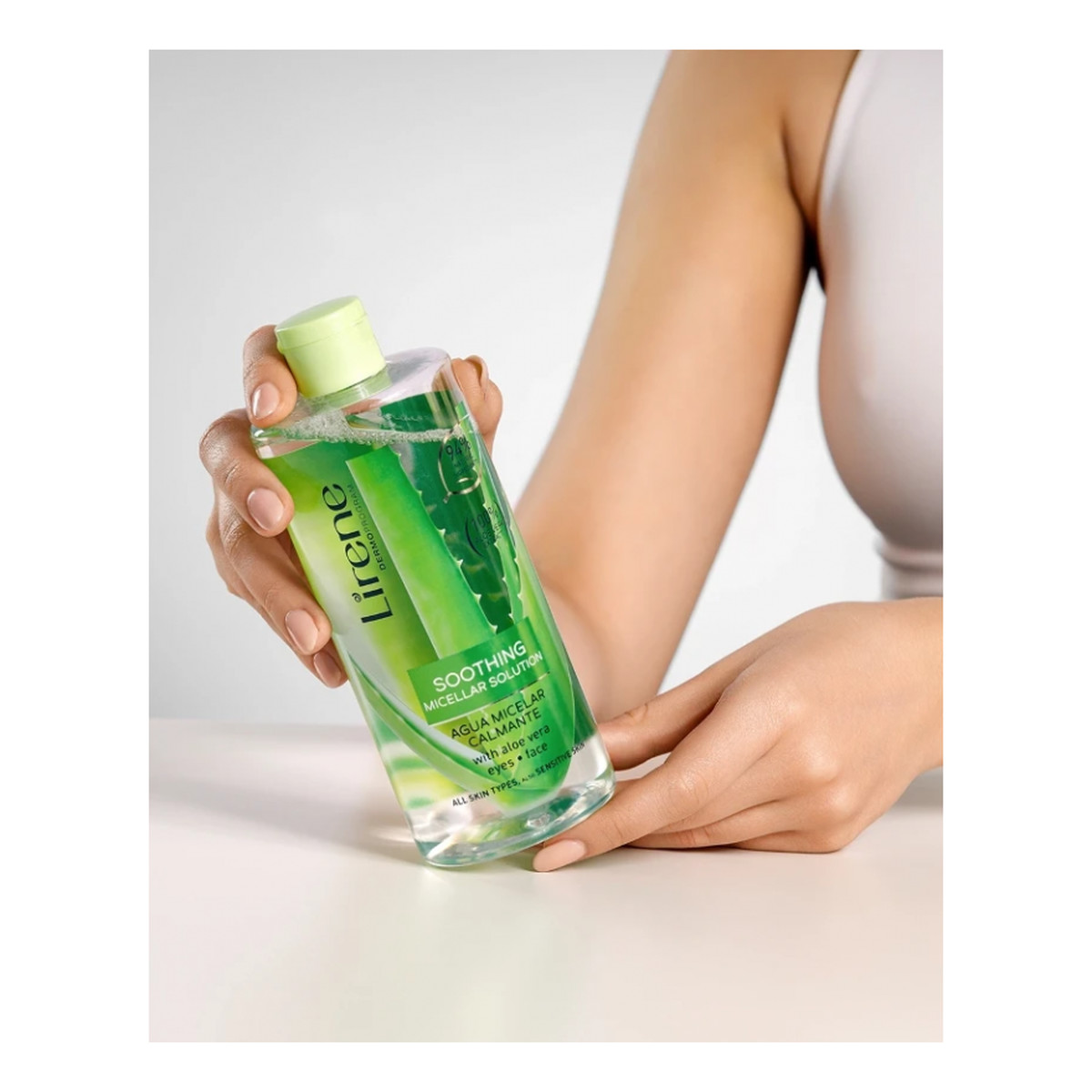 Lirene Łagodzący płyn micelarny z Aloesem 400ml