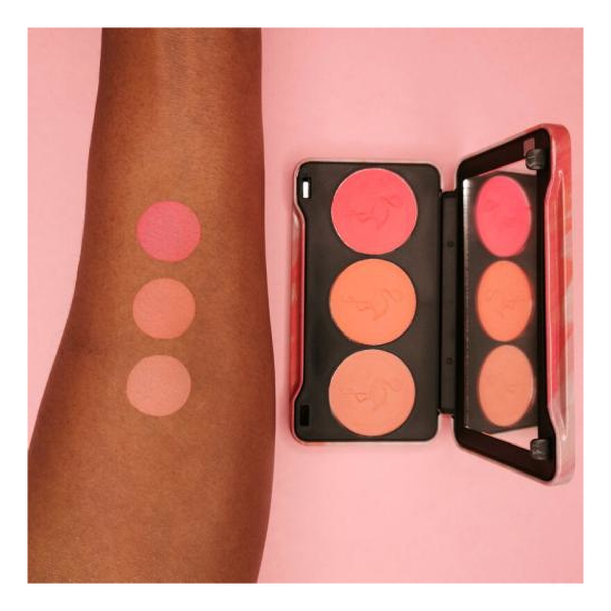 Makeup Revolution Róż Flamingo M Trio Blush Oh My Blush
