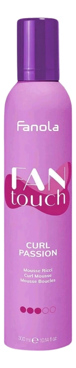 Pianka podkreślająca skręt włosów kręconych