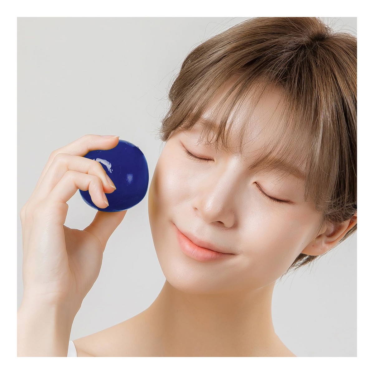 Ongredients Butterfly Pea Cleansing Ball Żelowa kula do mycia twarzy i ciała 110g