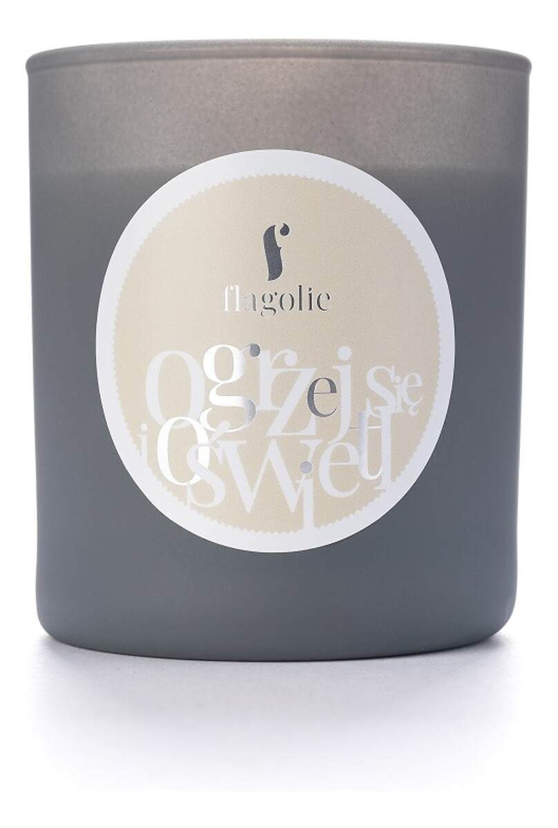 Sojowa świeca zapachowa ogrzej się i oświetl