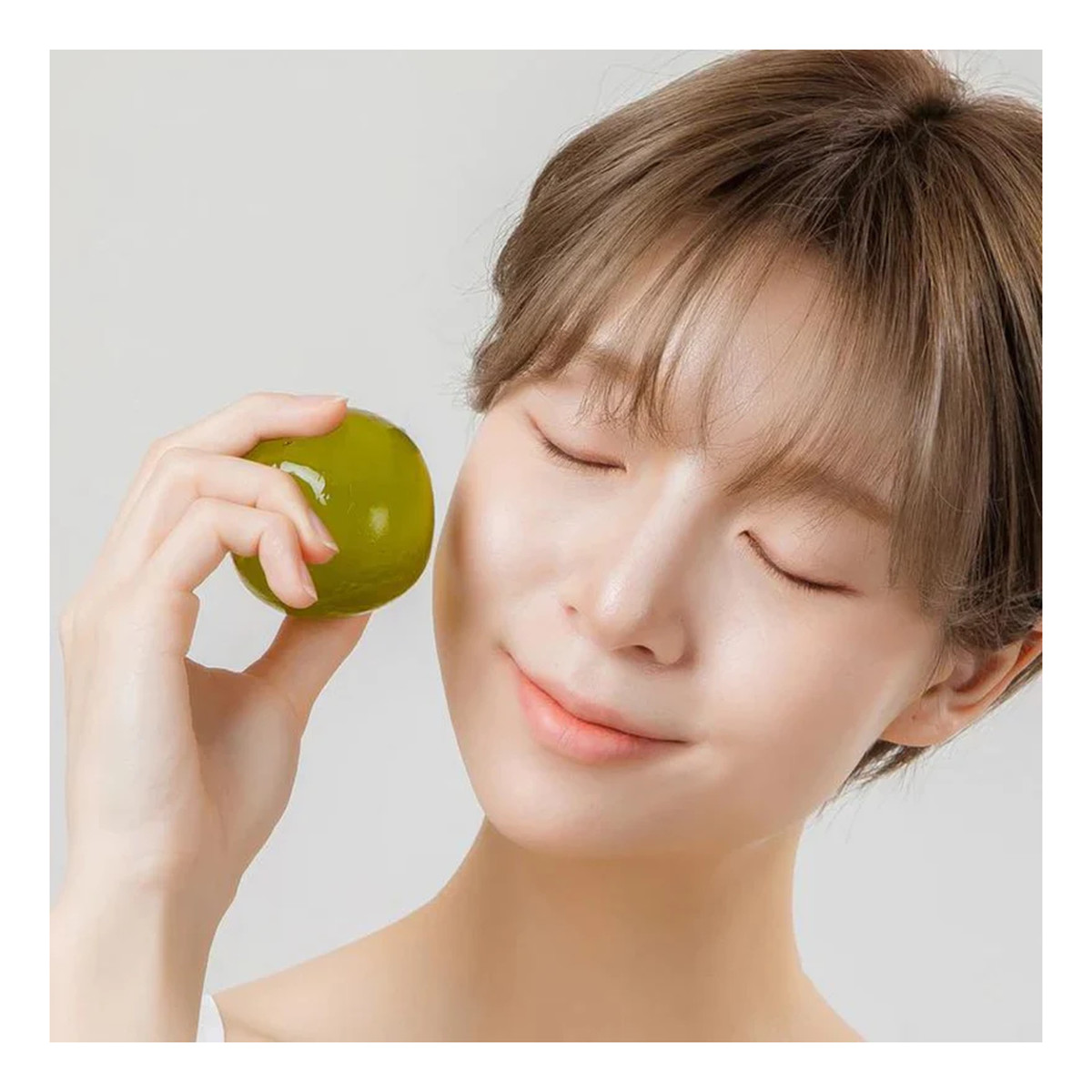 Ongredients Jeju Green Tea Cleansing Ball Żelowa kula do mycia twarzy i ciała 110g