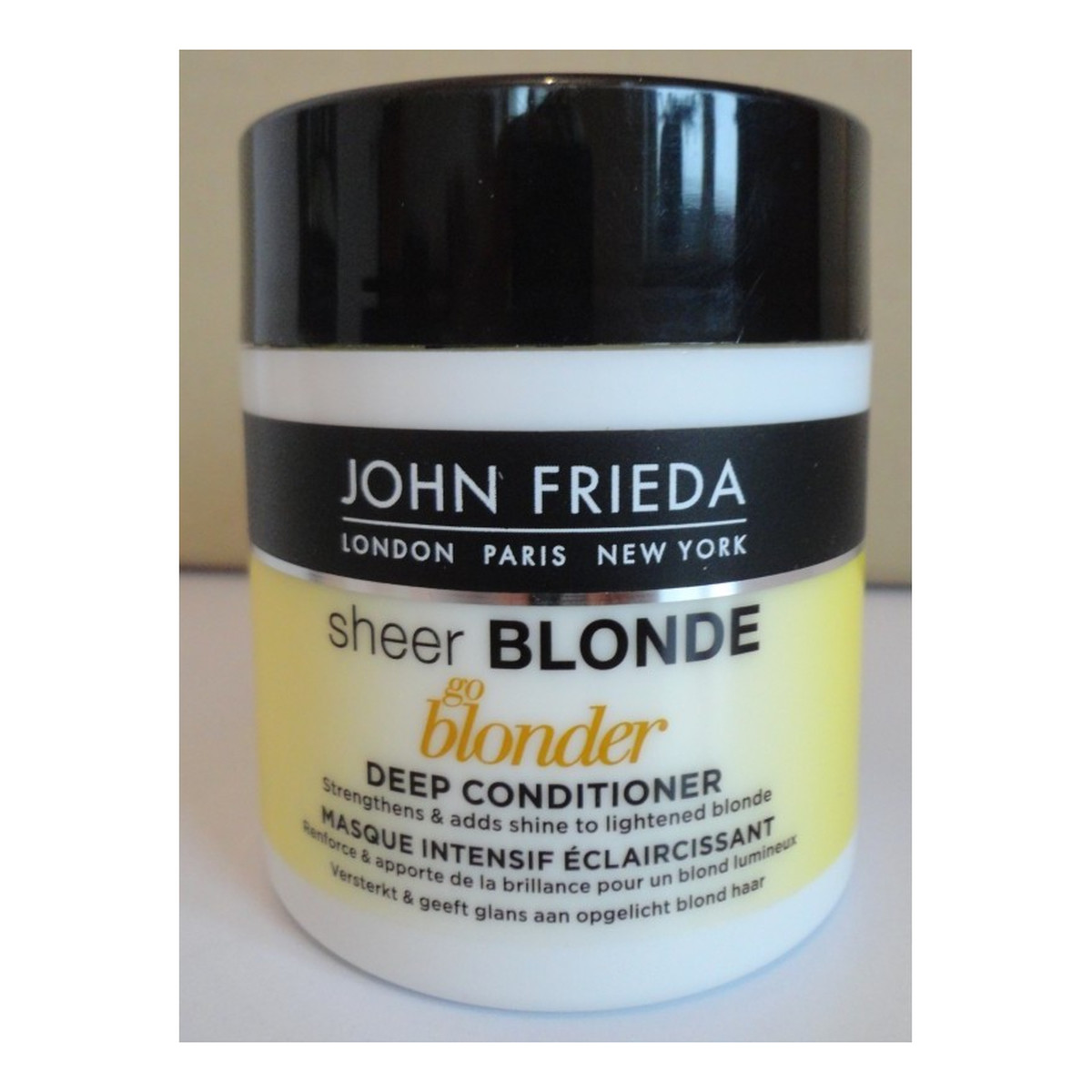 John Frieda Sheer Blonde Rozświetlająca odżywka do włosów blond 150ml