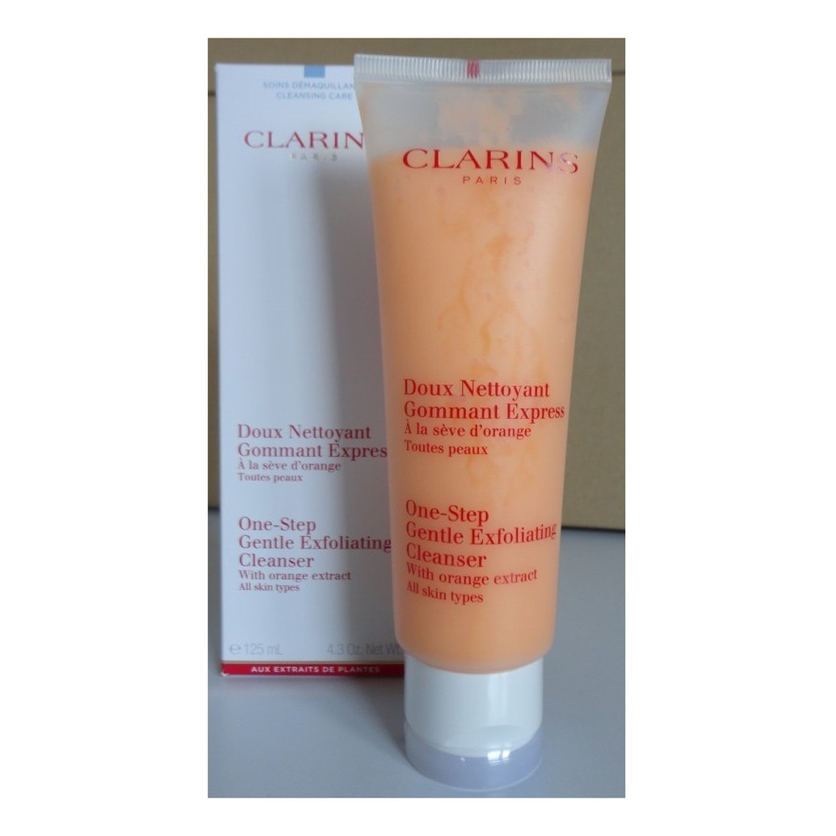 Clarins Doux Nettoyant Łagodny peeling myjący do twarzy 125ml