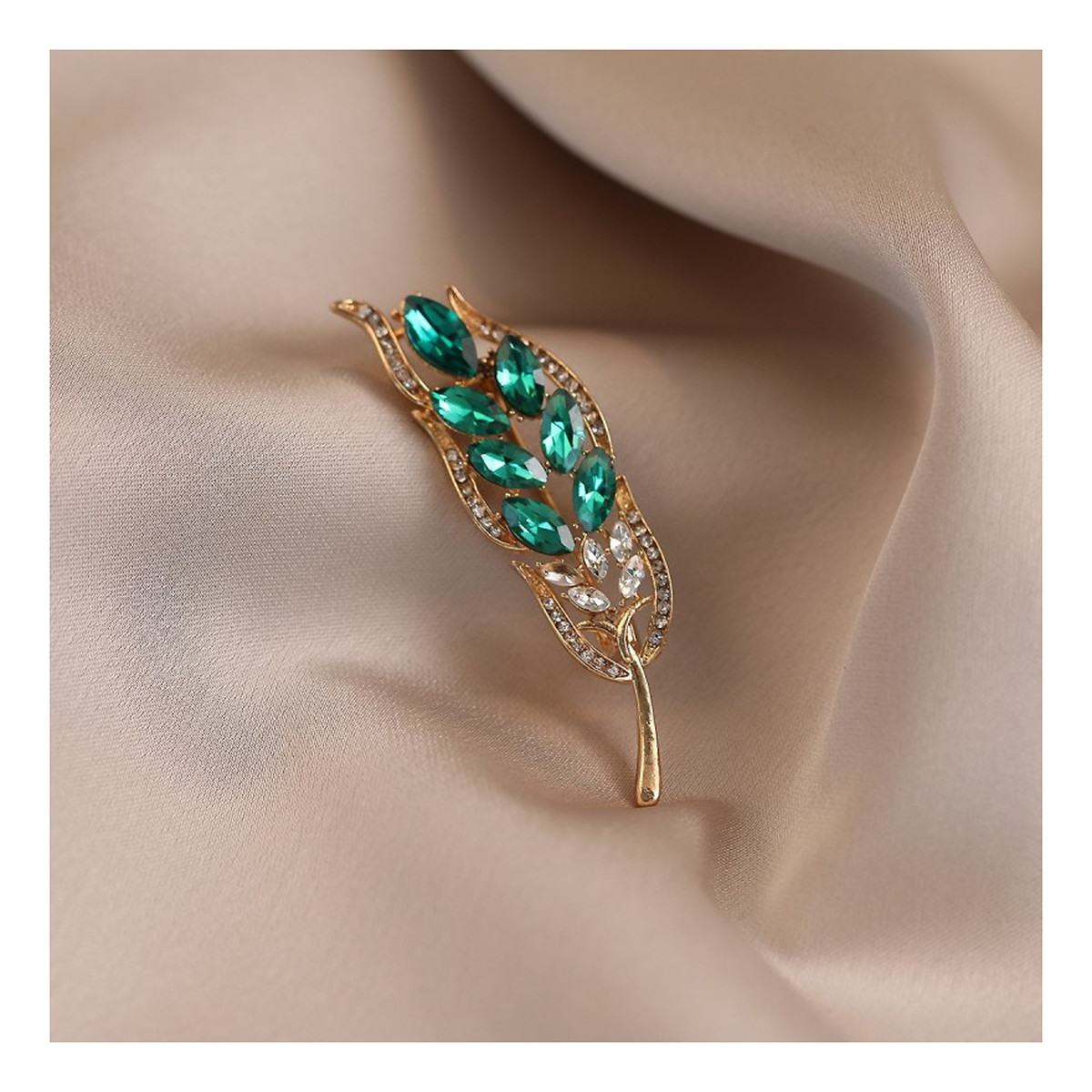 Ecarla Broszka ozdobna - zielony kłos z cyrkoniami BZ214