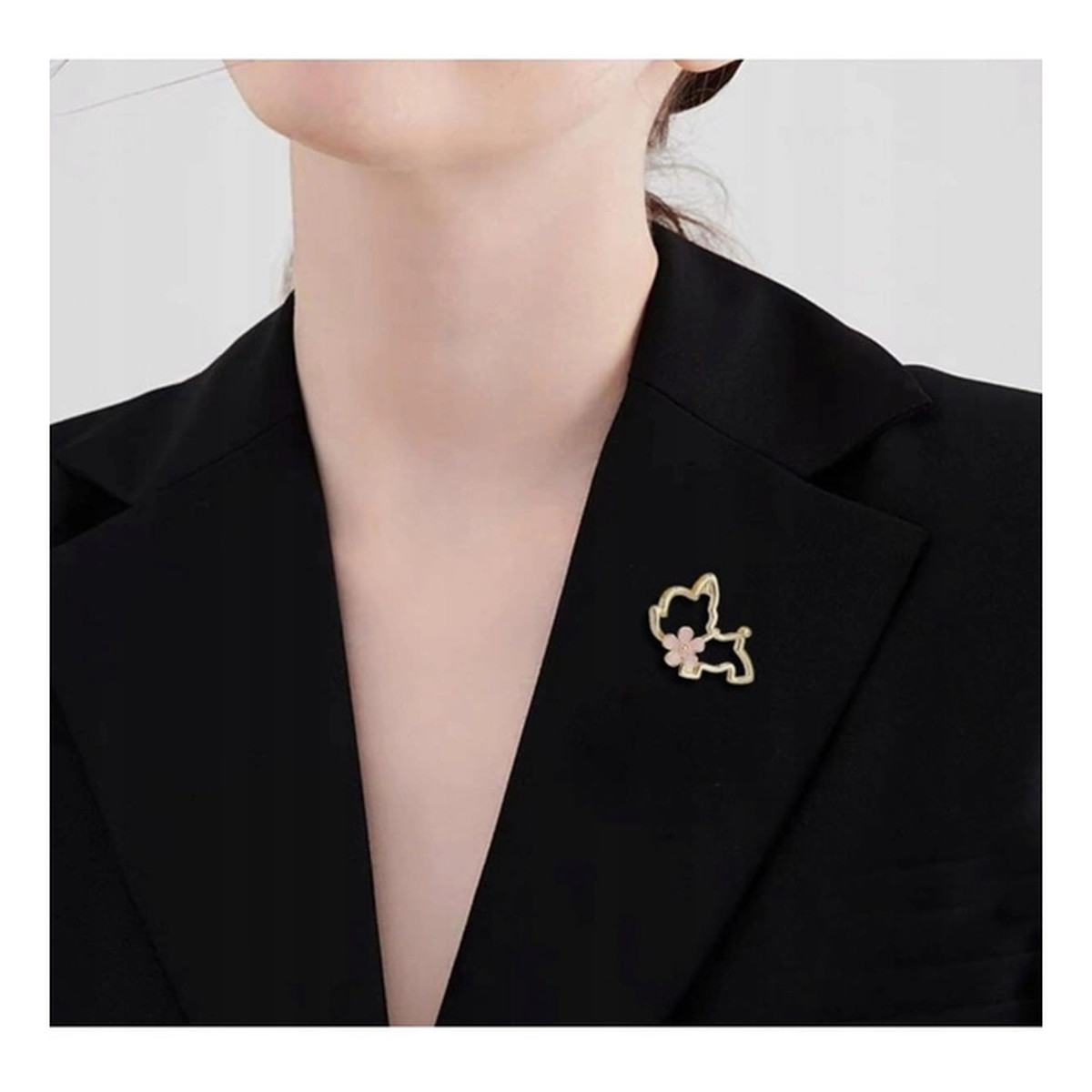 Ecarla Broszka ozdobna emaliowana - piesek z kwiatkiem BZ210